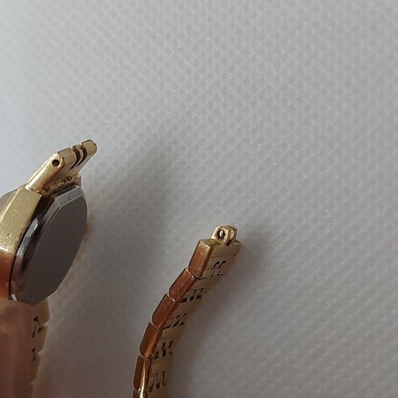 Vintage Bulova Ladies Watch - Picture 2 of 7